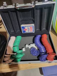 Hoyle Official Playing Cards Poker Chip Set - Aluminum Carry Case