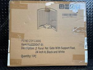 lot 96 image: YJJ20047-R1 2-Panel Pet Gate with Support Feet - 24 in H, Black & White