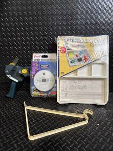 lot 107 image: Kidde Carbon Monoxide Alarm & The Everything Drawer Organizer Set & Beige Plastic Frame