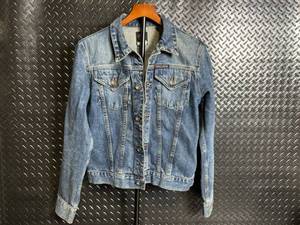 lot 186 image: DKNY Jeans Denim Jacket - Size L - Light Wash