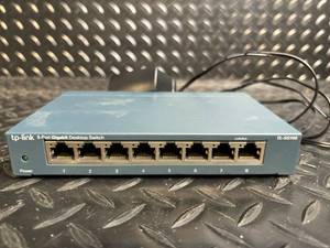 lot 155 image: TP-Link TL-SG108 8-Port Gigabit Desktop Switch - Power Adapter Included