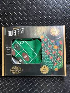 lot B-167 image: Wembley Deluxe Roulette Set - 4-Piece Game Set With Wheel & Chips