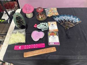 lot 2675 image: Assorted Home Decor Lot