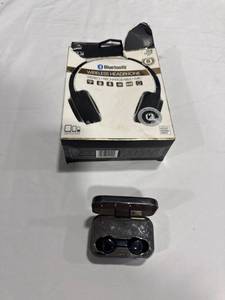 lot 2678 image: Bluetooth Headphones Box & Earbuds