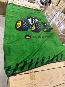lot 2688 image: John Deere Tractor Blanket