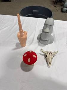 lot 2713 image: Mushroom Portable Speaker