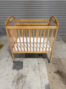 lot 2728 image: Angeles Wooden Baby Crib