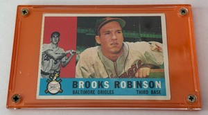 lot 19 image: Brooks Robinson 1960 Topps #28 Vintage Baseball Card