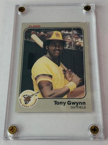 lot 24 image: Tony Gwynn RC 1983 Fleer #360 Vintage Rookie Baseball Card