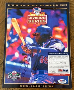 lot 20A image: Torii Hunter Signed w PSADNA COA 2002 Division Series Minnesota Twins Program