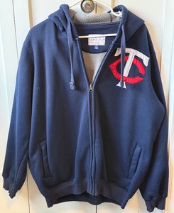 lot 112 image: Minnesota Twins MLB Genuine Zip Up Hooded Sweatshirt Size Large