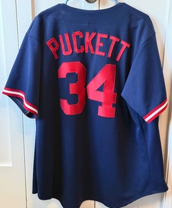 lot 113 image: Kirby Puckett Minnesota Twins Size Large MLB Majestic Jersey
