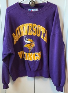 lot 129 image: Minnesota Vikings Size XL Crew Neck Sweatshirt by Russell