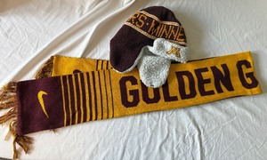 lot 150 image: University of Minnesota Scarf and Winter Hat