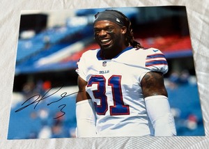 lot 155 image: Damar Hamlin Signed 8x10 Buffalo Bills Football Photo