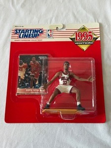 lot 100A image: Scottie Pippen 1995 Starking Lineup Basketball Figure