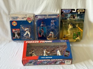 lot 103A image: (4) Mike Piazza (2 w cases) Starting Lineup Baseball Figures