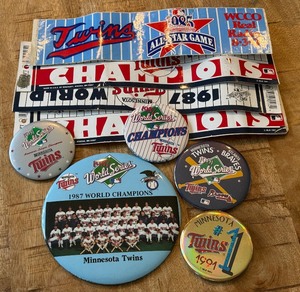 lot 125A image: (5) Minnesota Twins Buttons and (4) Bumper Stickers