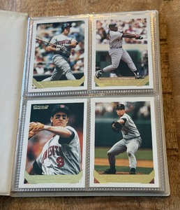 lot 131A image: 1993 Topps Gold Minnesota Twins Team Set w Kirby Puckett in Binder