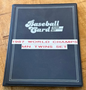 lot 132A image: 1987 World Series Champions Minnesota Twins Baseball Card Set in Binder