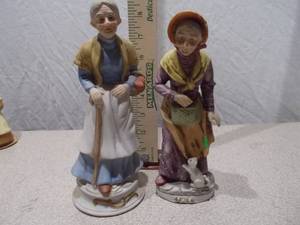 Vintage Porcelain Couple Figurine Set