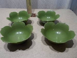 Set of 4 Vintage Green Flower Petal Serving Bowls - MelaminePlastic