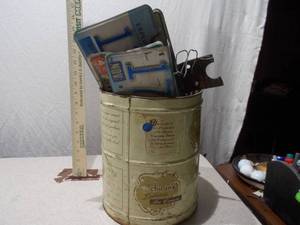 Vintage Minnesota License Plates and Storage Tin