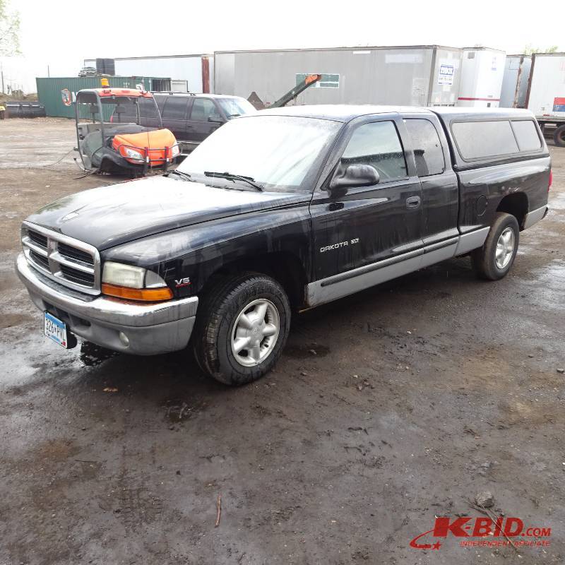 lot 2 image: Dodge Dakota