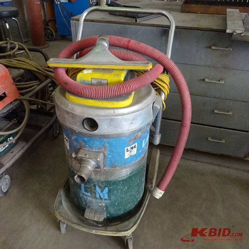 lot 10 image: Shop vac