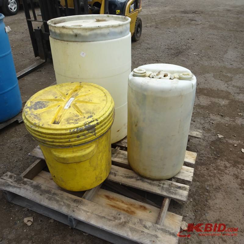 lot 34 image: 3 plastic barrels