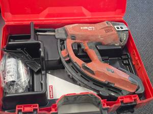 Hilti� Gas-actuated Fastening Tool GX3 with Case