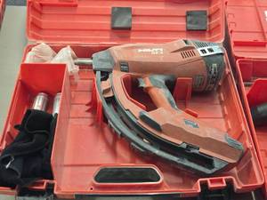 Hilti� Gas-actuated Fastening Tool GX3 with Case