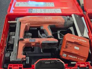 Hilti� 21.6V Cordless Concrete Nailer BX3-22 with Battery, Hilti C 6-22 Charger, Case
