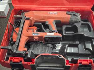 Hilti� 21.6V Cordless Concrete Nailer BX3-22 with Battery, Hilti C 4-22 Charger, Case