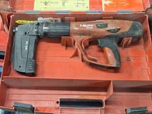 Hilti� Powder-Actuated Nailer DX460 with MX72 Nail Magazine, Case