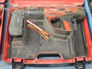 Hilti� Powder-Actuated Nailer DX460 with MX72 Nail Magazine, Case