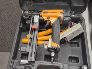 Bostitch� Air Stapler SL183BBC with Case