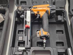 Bostitch� Air Stapler SL183BBC with Case