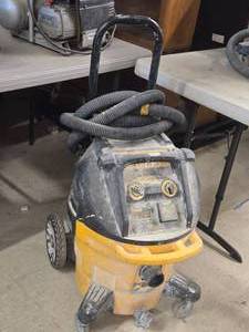 DeWalt� 10-Gallon Dust Extraction Vacuum DWV012