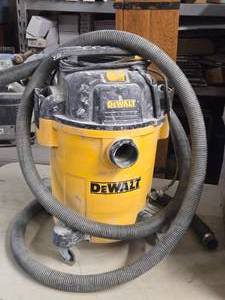 DeWalt� 6-Gallon WetDry Vacuum DXV06PL