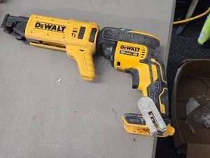 DeWalt� 20V Drywall Screw Gun DCF620 with Collated Attachment DCF6201