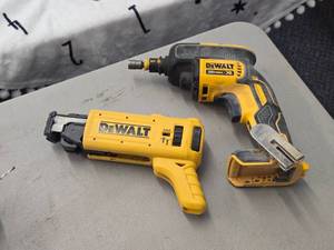 DeWalt� 20V Drywall Screw Gun DCF620 with Collated Attachment DCF6201