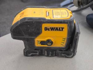 DeWalt� 6V 3 Beam Laser Pointer DW083CG