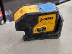 DeWalt� 6V 3 Beam Laser Pointer DW083CG