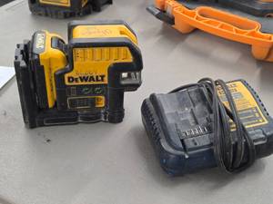 DeWalt� Battery Green Line Laser Level DW089LG 3x360 with (1) Rechargeable Battery, Charger