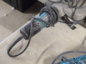 Makita� 16-Gauge Nibbler JN1601