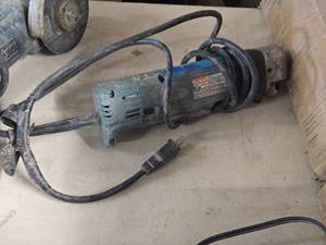 Makita� 38 Right Angle Drill DA3010F