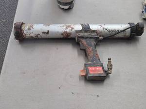 Hilti� Pneumatic Caulking Gun