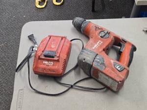 Hilti� 21.6V Rotary Hammer Drill TE4-A18 with Battery, Hilti C 436-90 Charger