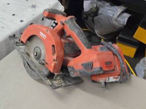 Hilti� 21.6V 6-12 Circular Saw SCW22-A with Battery, Hilti C 436-90 Charger